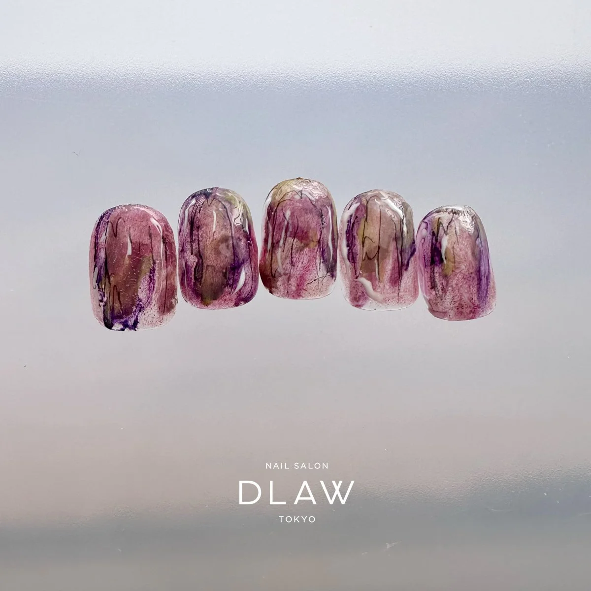 DLAW nail【ドロウ ネイル】原宿・表参道にある、有名タレント・モデル